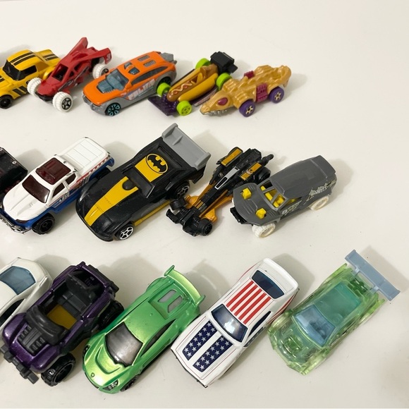 Lot of 24 Diecast Hot Wheels Toy scars - Picture 5 of 16